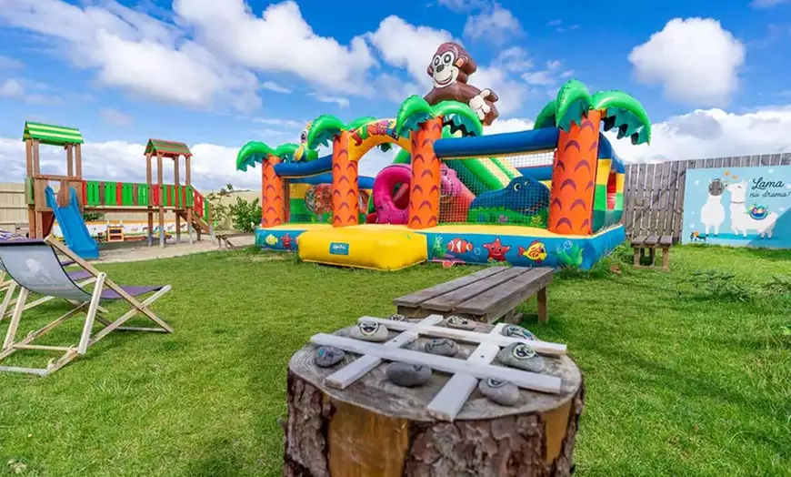 Image 8: Rodzinny dzień pełen zabawy w DonkeySzot Mini Zoo i Park Rozrywki