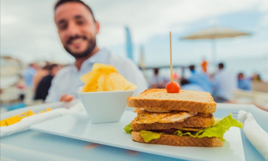 Image 11: Alquiler de cama balinesa en Playa Fañabé, almuerzo y bebidas para 2