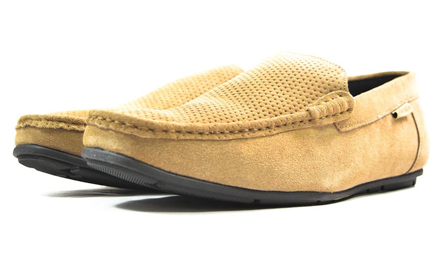 Image 14: Lambretta Men's Slip-On Shoes
