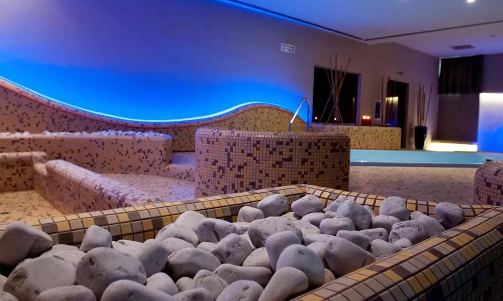 Vibo Valentia 4*: camera doppia con colazione, mezza pensione e Spa