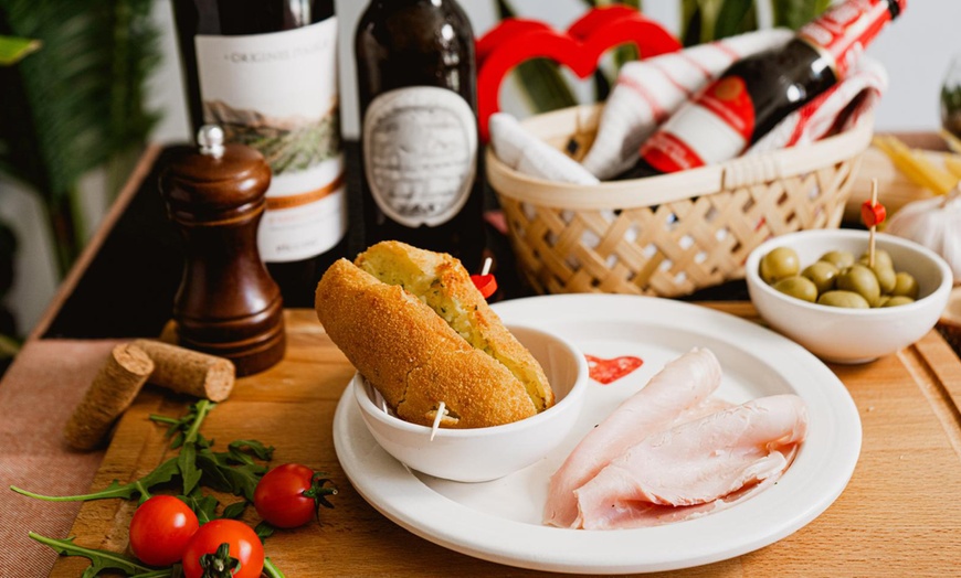 Image 5: ¡Experimenta Italia! Menú para 2 o 4 con opción a botella de vino 