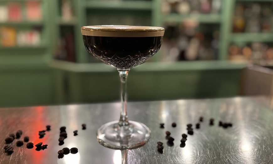 Image 3: Franky's Cocktails: Exklusiver Cocktailkurs in Köln für 4 - 6 Personen