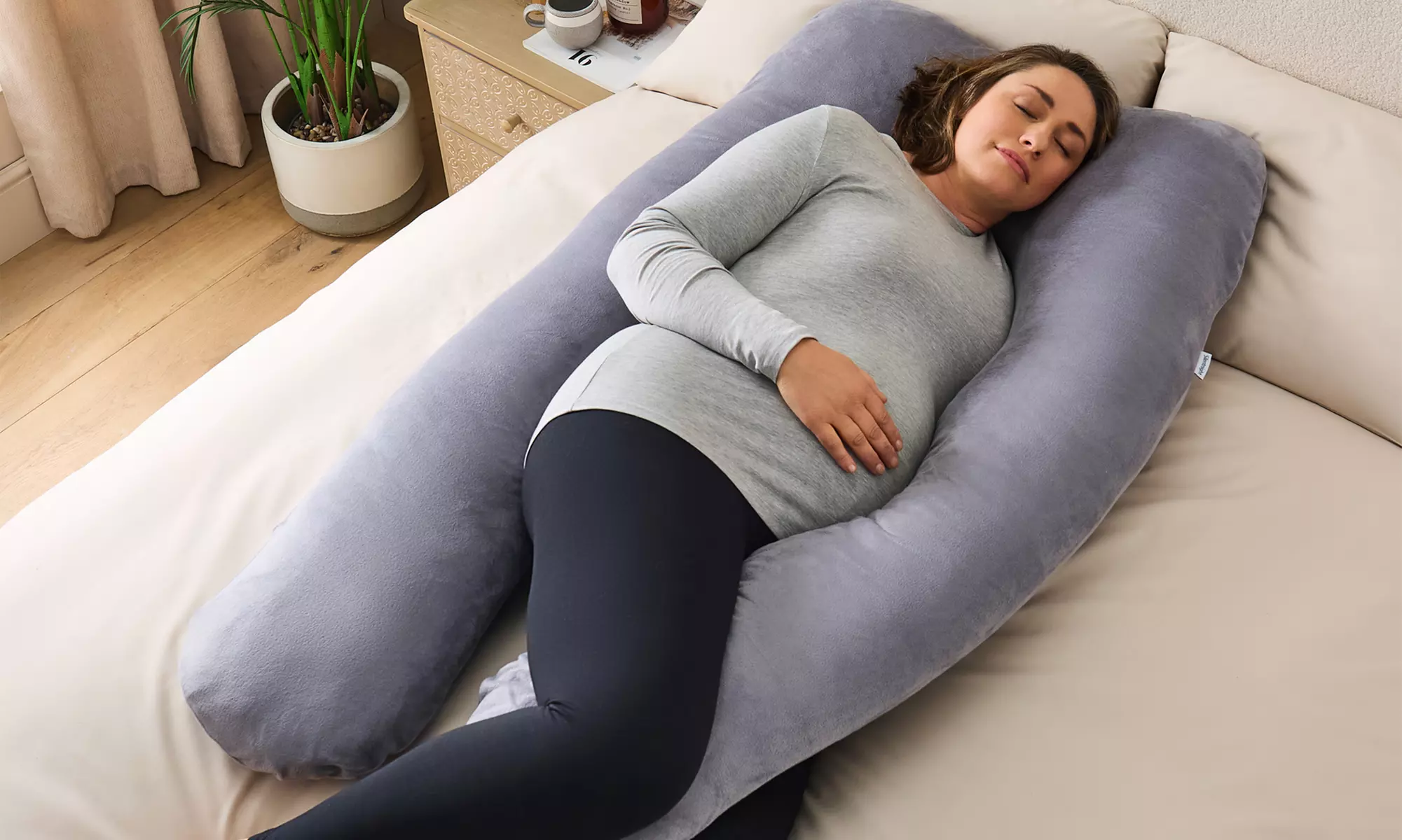 Silentnight U-Shape Pregnancy Pillow - Luxury Velvet Touch Cover, Hypoallergenic