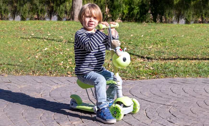 Image 4: Patinete evolutivo infantil con asiento y 3 ruedas de InnovaGoods