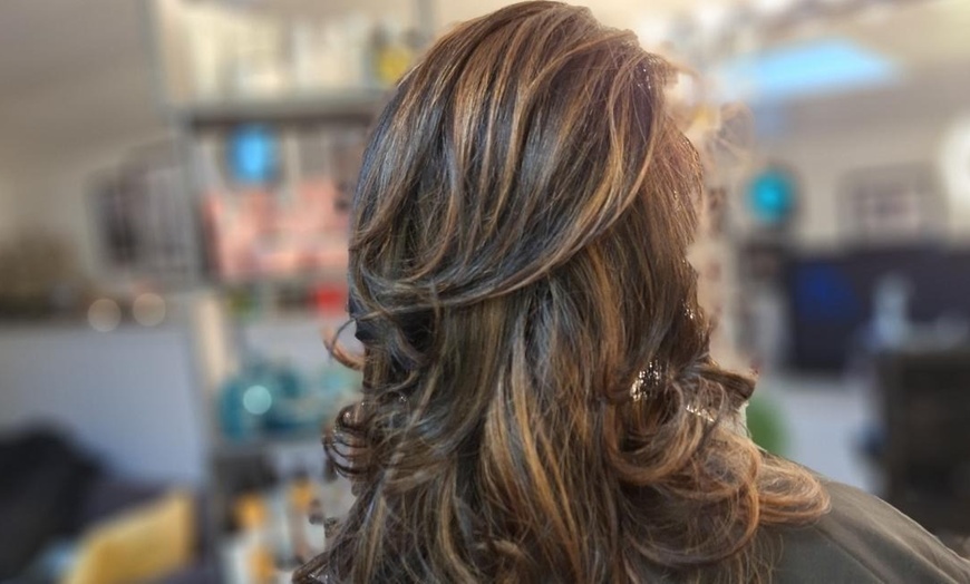 Image 4: Weesp: kappersbehandeling