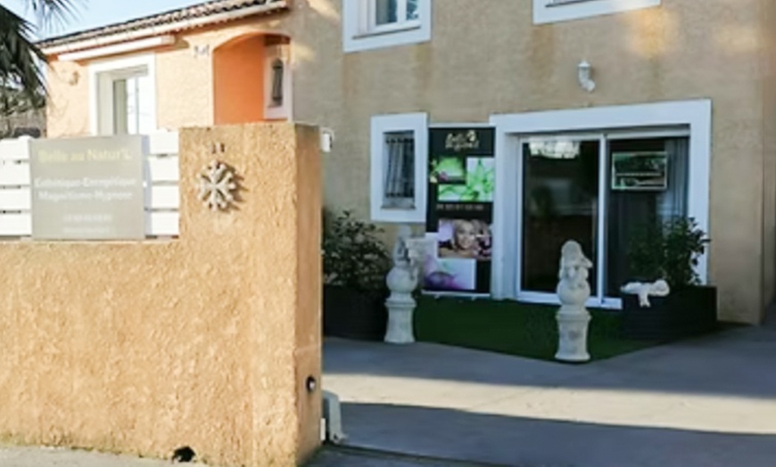 Image 5: Une parenthèse de relaxation complète pour le visage et le dos