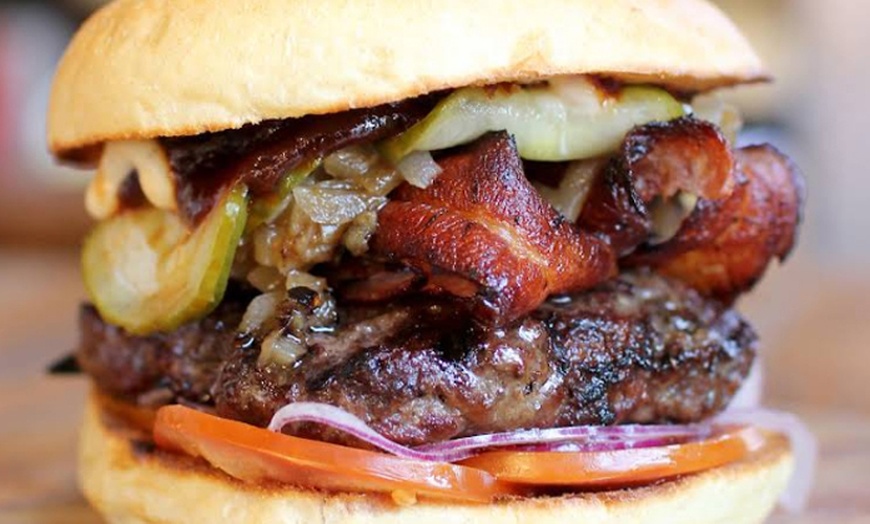 Image 3: Burger-Genuss auf einem neuen Level: 1 oder 2 Burger mit Pommes