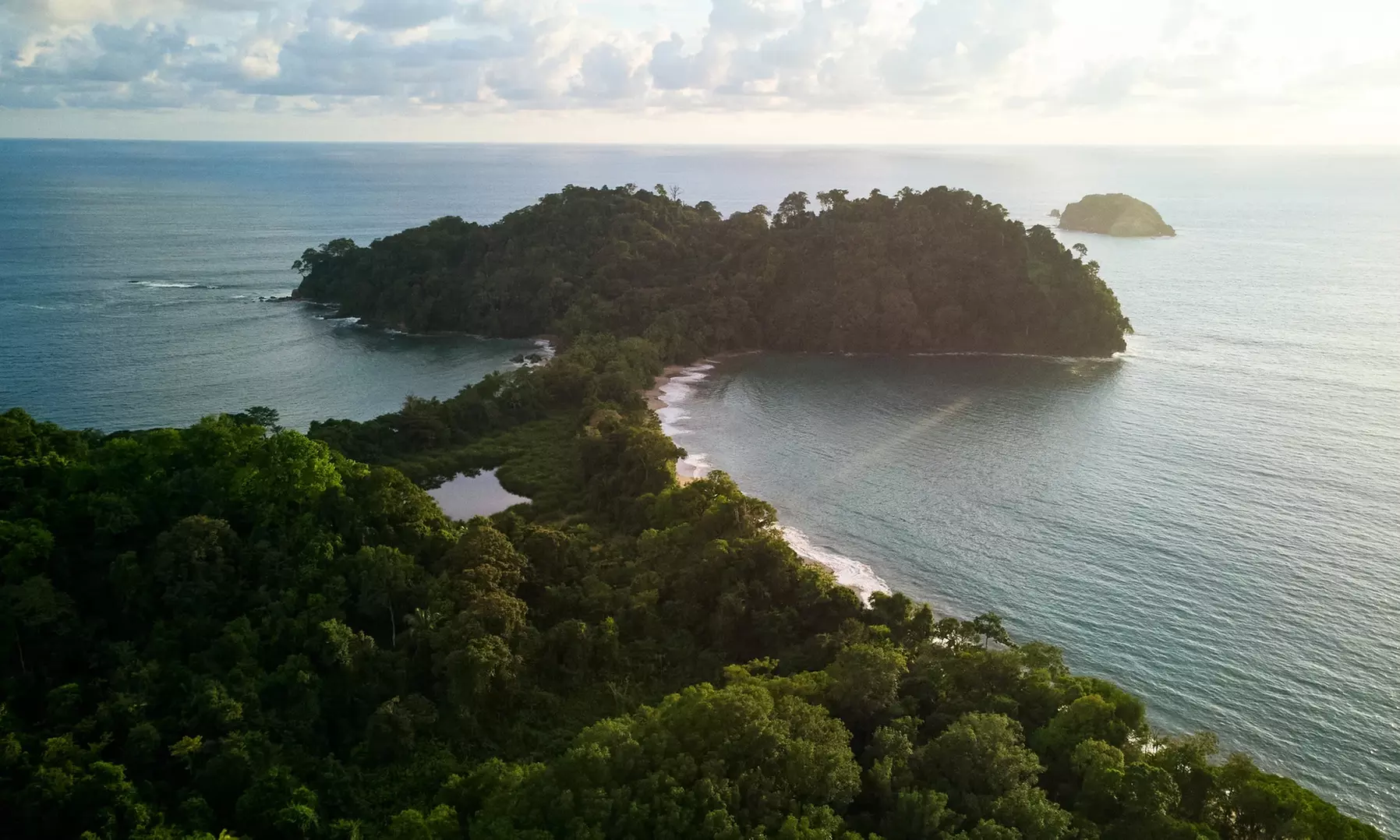 ✈ 12-Day Ultimate Costa Rica RoadTrip w/ Air, Hotel & Car from Worldee