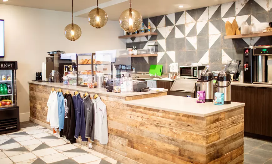 Gift shop / market and coffee bar