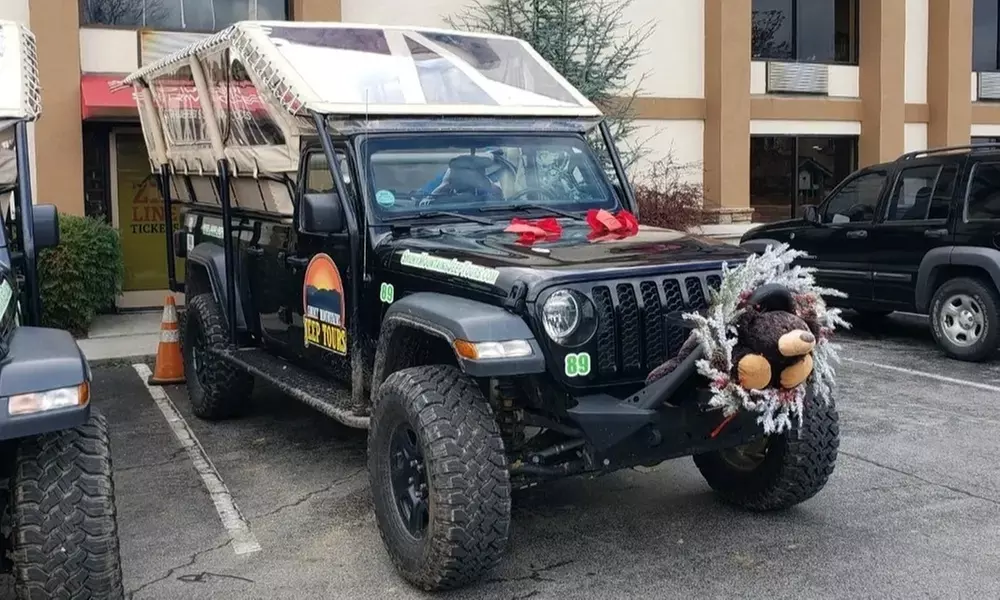 Evening Winterfest Jeep Tour – Gatlinburg & Pigeon Forge