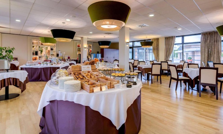 Image 9: Verona 4*: camera Queen Standard con colazione, Spa e room service