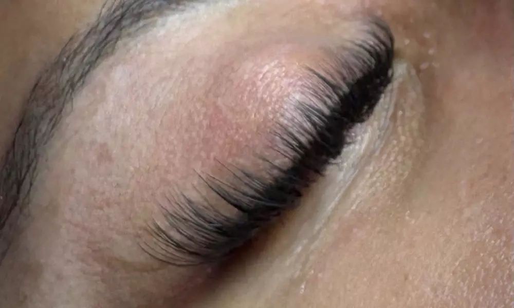 Classic, Hybrid, Volume, Mega, Doll-Eye or Cat-Eye Eyelash Extensions