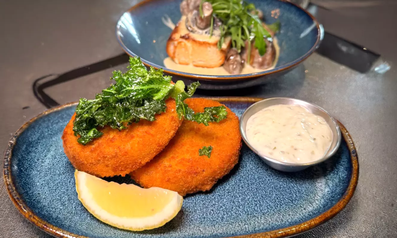 Sunday Roast Platter & Wine for 2, 3 or 4