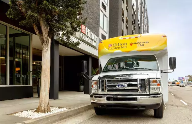 Comfortable Budget Hotel Near LAX With Parking Included