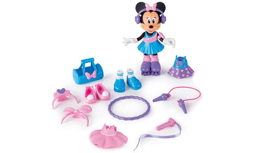 Image 3: Playset Minnie fashion doll Disney