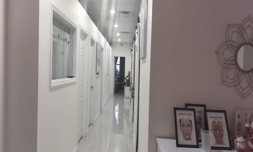 Image 6: 60-Min Body Massage Spa, Essential Oil w/ Free 15-Min Guasha & More