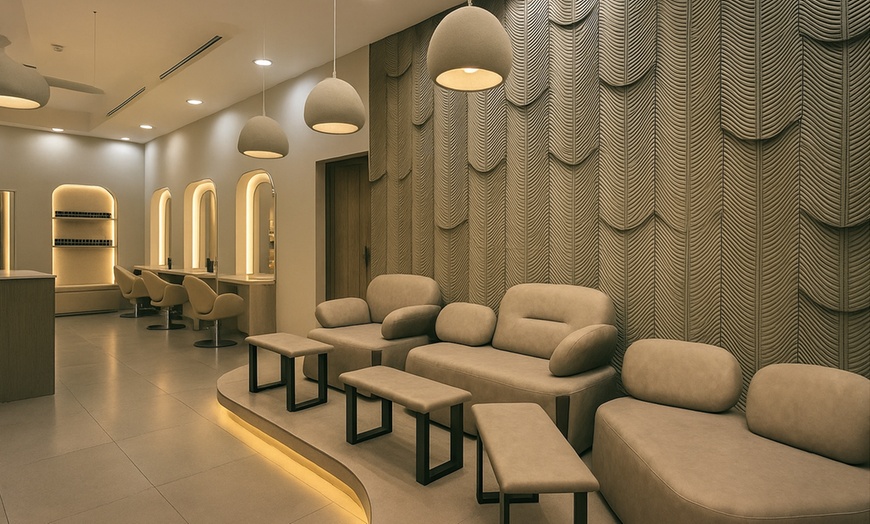 Image 3: Choice of Full Body Treatment, or Head, Neck & Shoulder Treatment