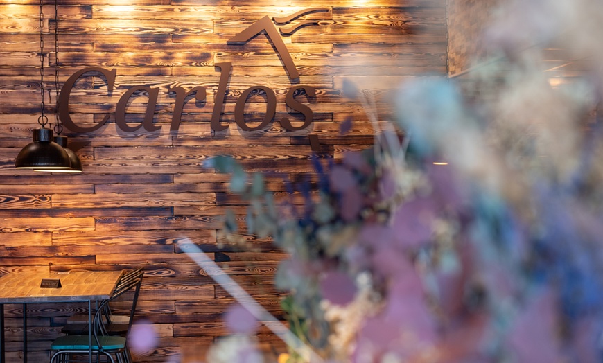 Image 10: 2x1 en pizzas medianas en Pizzerías Carlos, con más de 45 ubicaciones