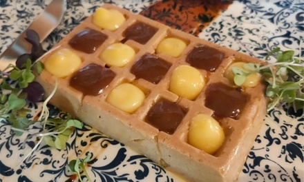 Para 2 personas: menú mediterráneo con 2 entrantes, 2 principales, 1 postre y 2 bebidas - Martilota