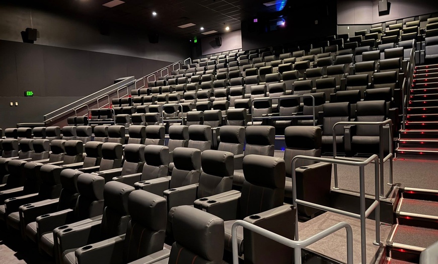 Image 2: 2 or 4 Movie Tickets w/ Popcorn at Apple Cinemas - San Francisco