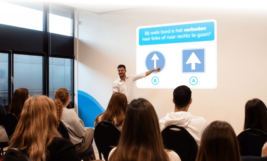 Image 3: Gas geven naar je rijbewijs: proefles, theorie en slagingsgarantie