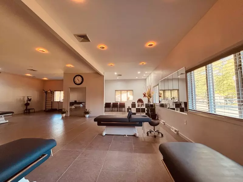 Personalized One or Two Areas Shockwave Therapy with Consultation