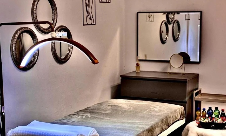 Image 2: Wimpernverlängerung 1:1-Technik oder Volumentechnik für 1 Person