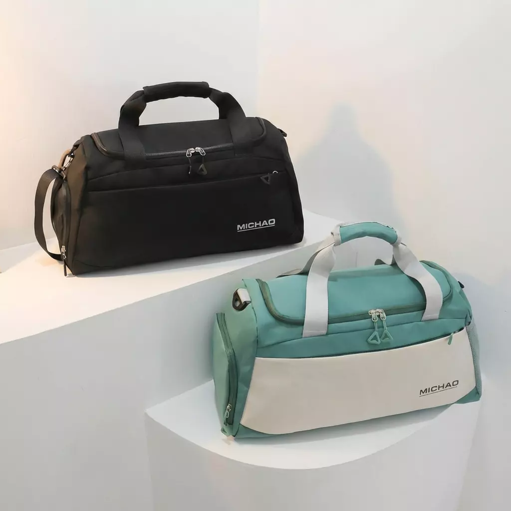 Expandable Travel Duffle Bag with Shoe Compartment