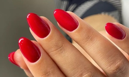 Pose de vernis semi-permanent sur mains
