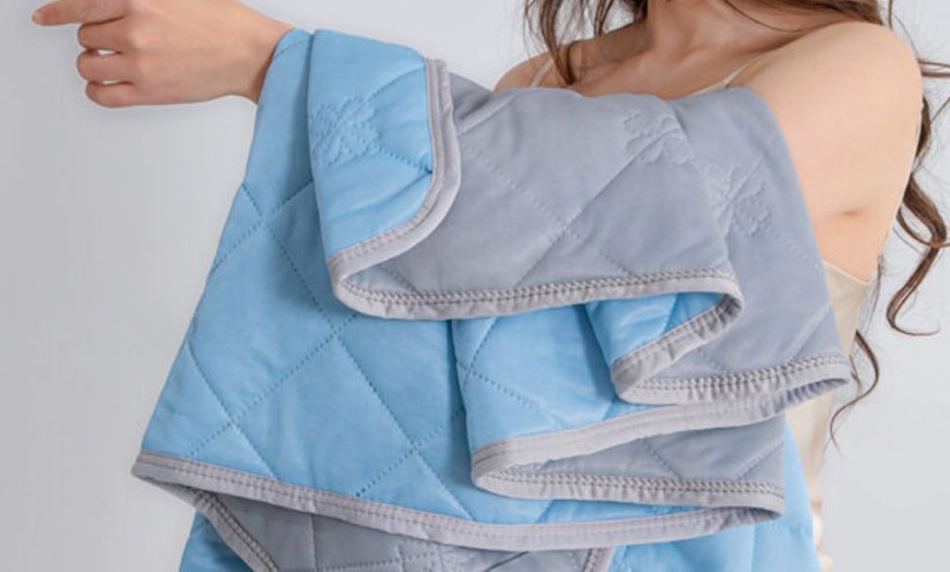 Image 10: Solid Colour-Design Printed Summer Cool Quilt