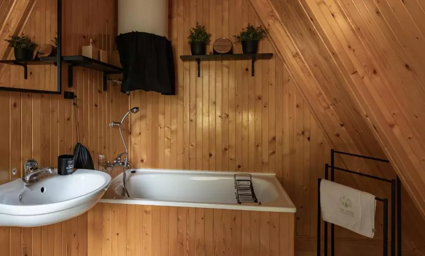 Image 5: Lubień: 2-7 nocy w domku z jacuzzi u podnóża gór