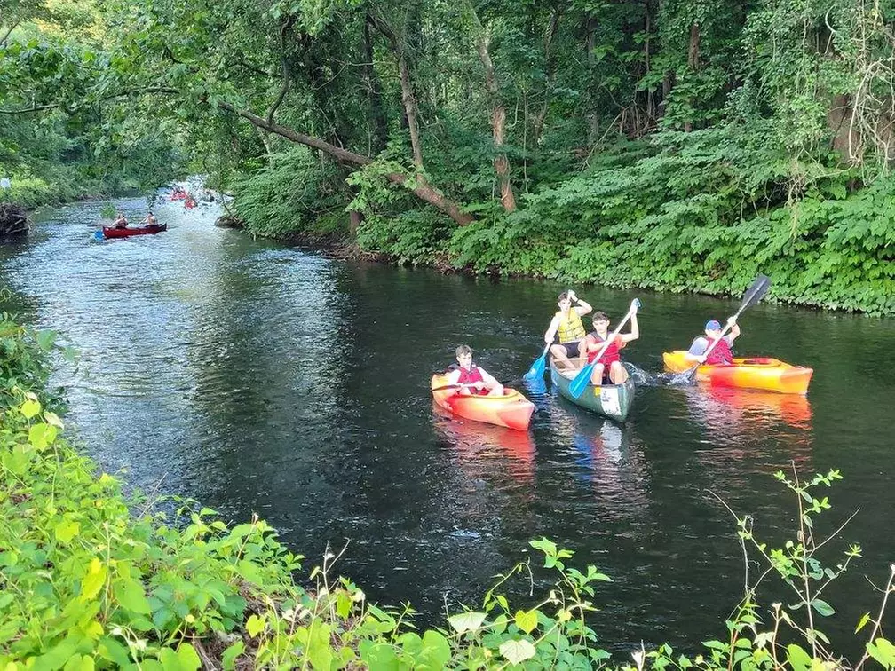 Scenic Farmington River Paddle – Canoe or Kayak Rental