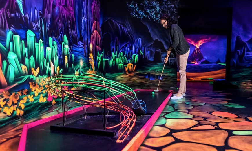 Image 5: Interaktives 3D-Minigolf-Erlebnis für 2-4 Personen