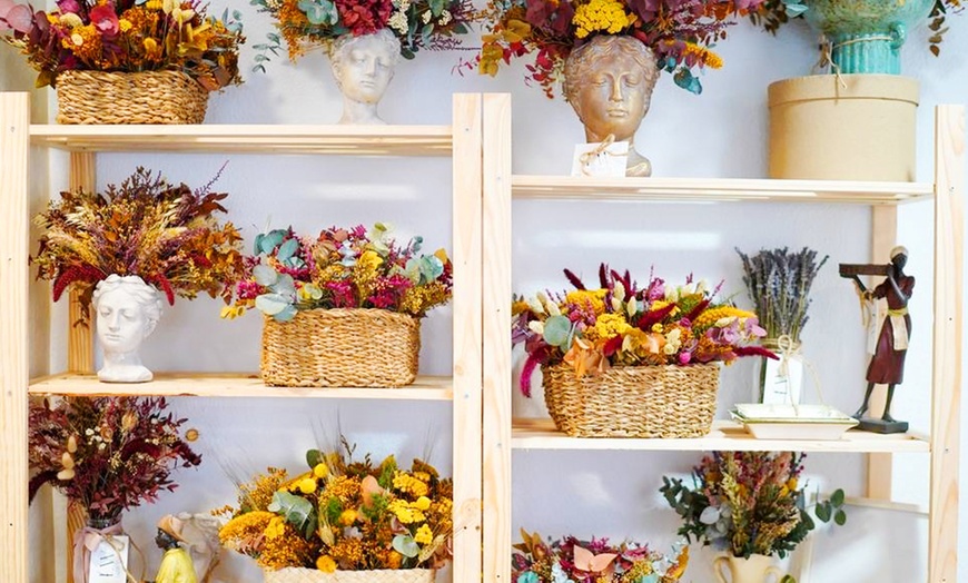 Image 8: Ramo de flores naturales en tamaño a elegir, con envío gratuito