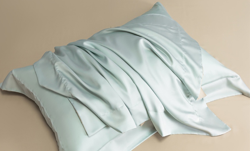 Image 6: Silken Sleep Class A TENCEL Lyocell Pillowcase Duo