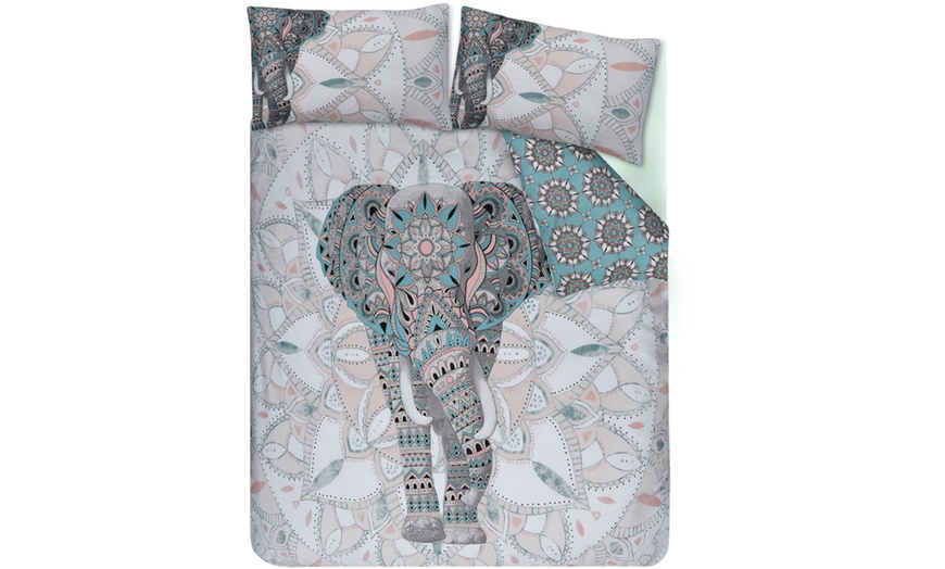 Image 4: Elephant Mandala Design Reversible Duvet Set