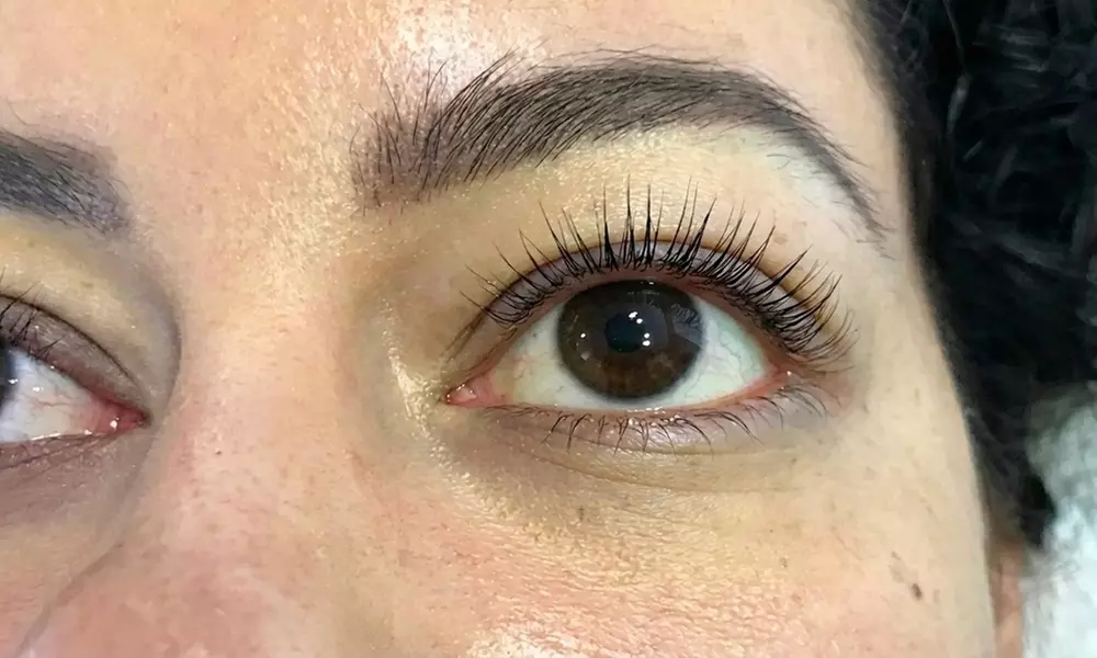 One Eyelash Lift Treatment, or One Eyelash Tinting & Lift Treatment
