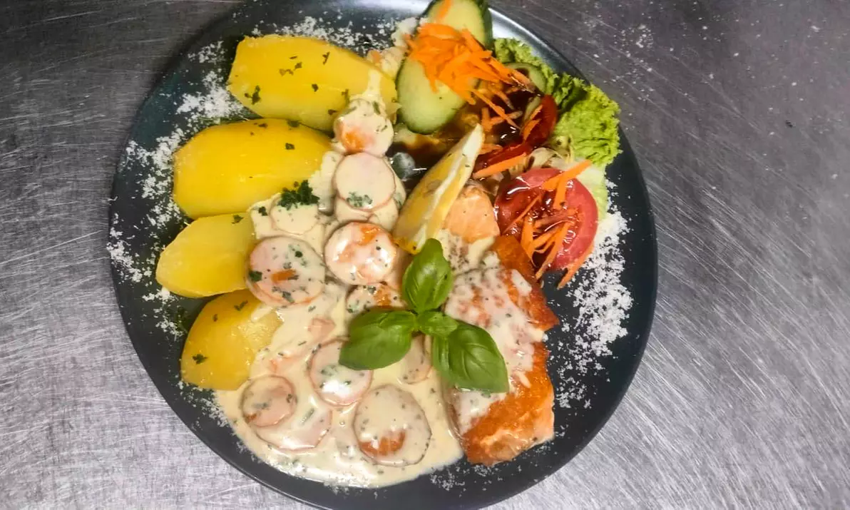 Adventsessen: Gans mit traditionellen Beilagen & regionalem Geschenk