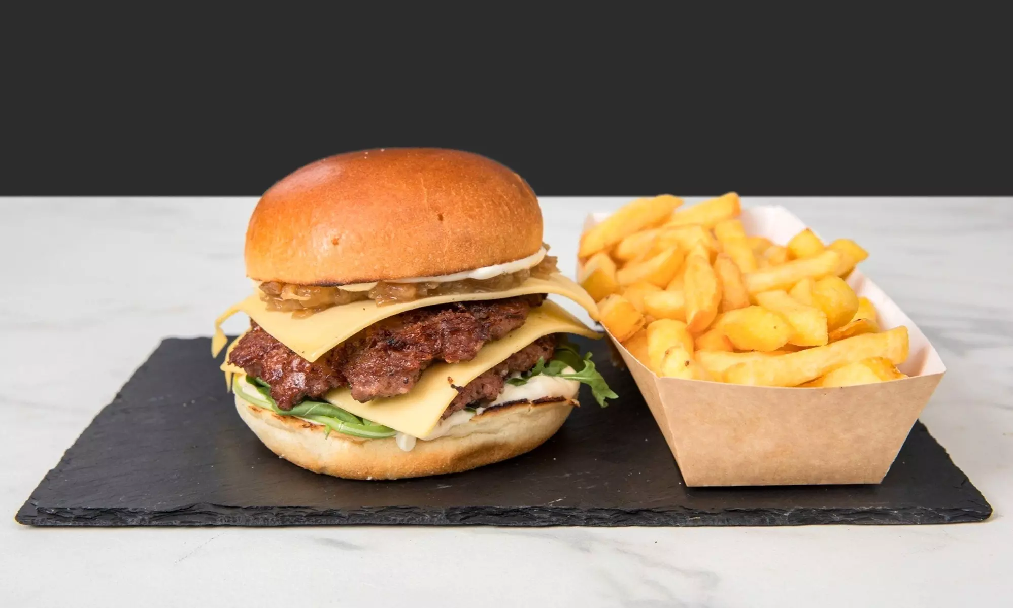 Menú de smash burger con patatas, postre y bebida para 2, 3 o 4