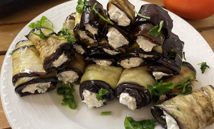 Image 3: 2-Gänge-Menü mit Vorspeise und Fleisch- oder Fischgericht