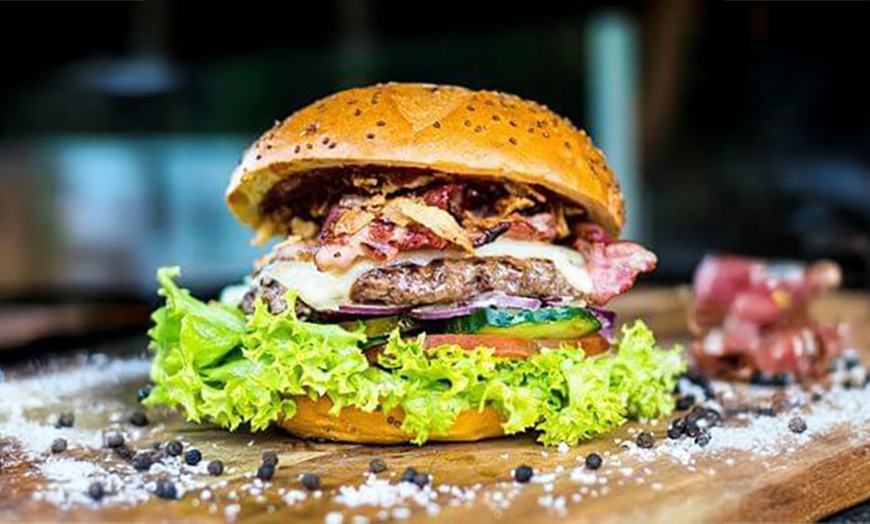 Image 9: 1 Burger oder 5er-Stempelkarte nach Wahl inkl. Beilage für 1 Person