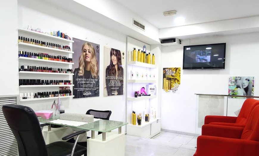 Image 5: Sesión de tratamiento facial con opciones personalizadas y exclusivas