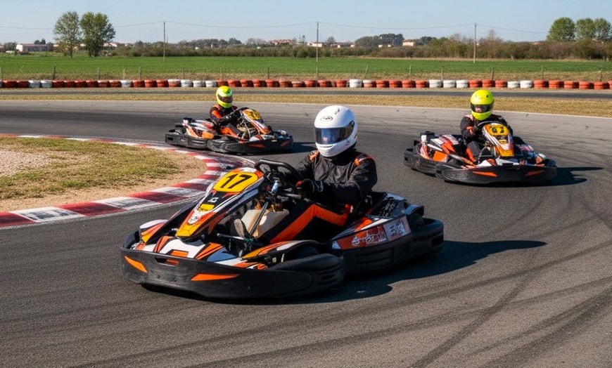 Image 1: 2 sesiones de karting de 10 minutos para 1 o 2 personas 