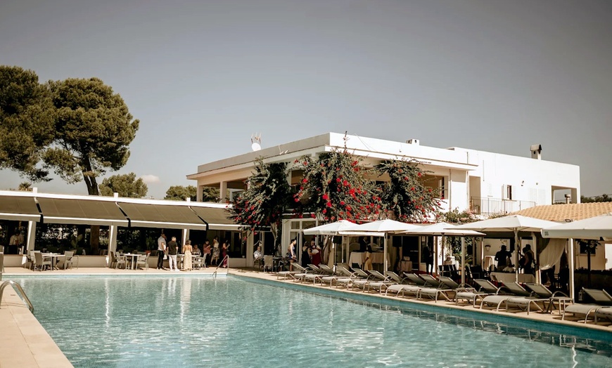 Image 3: Menú mediterráneo para 2 o 4 con entrante, principal, postre y bebida