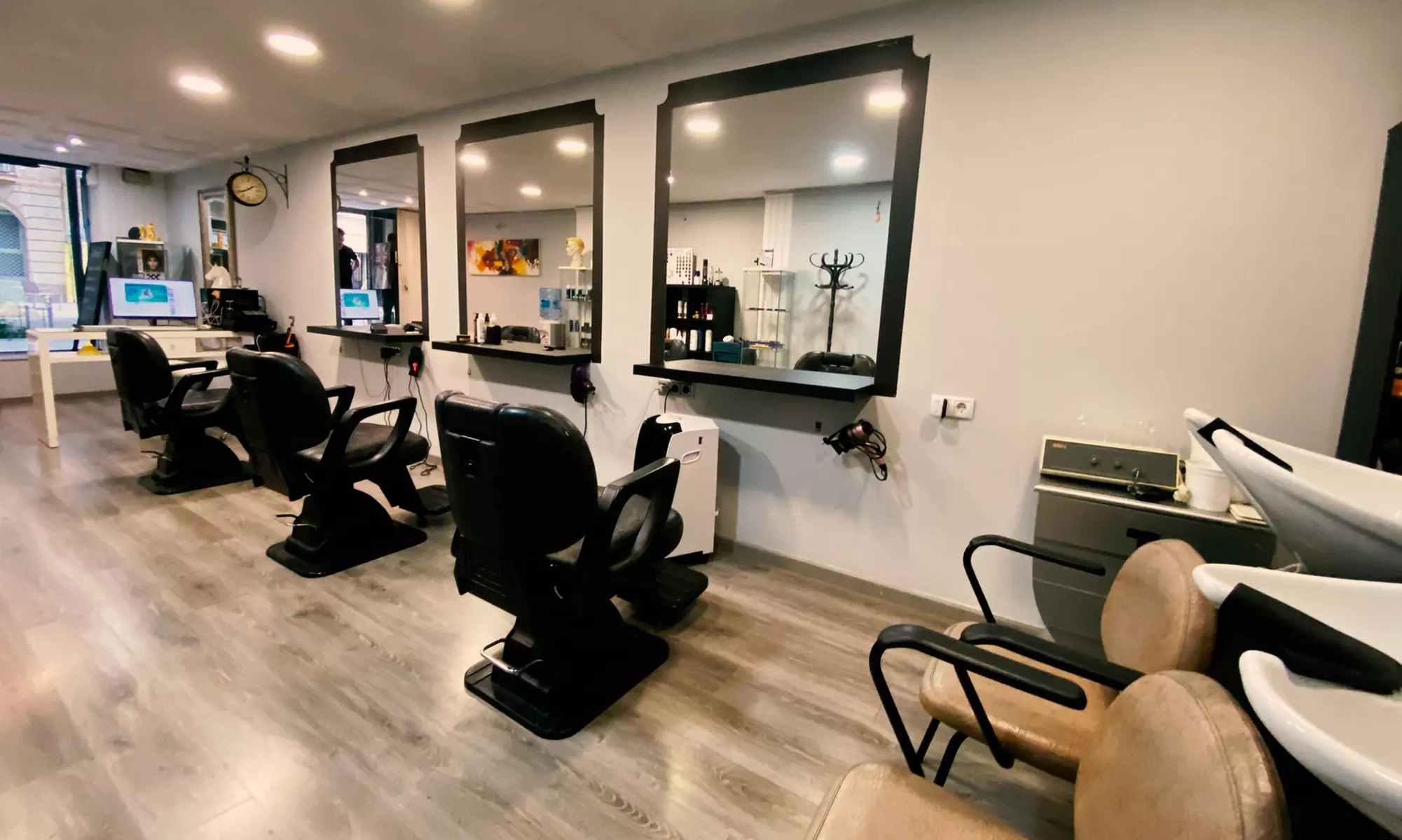 Sesión de peluquería con corte, secado y opción a tinte y mechas