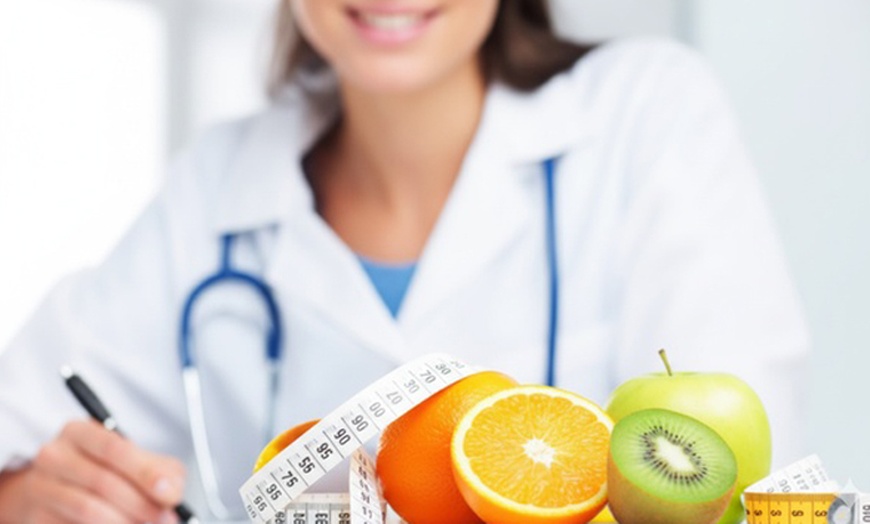 Image 2: Curso online de dietética y nutrición, de 130 horas, para 1 persona