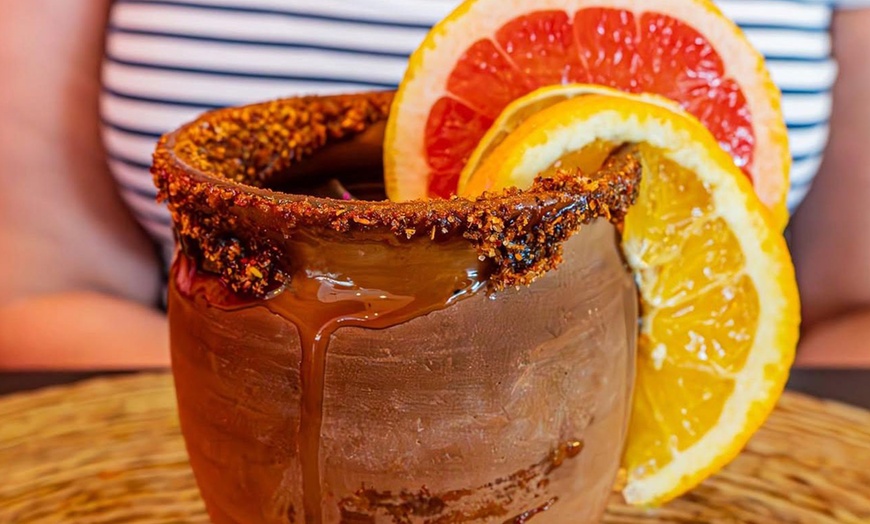 Image 11: Menú mexicano para 2 con postre, bebida y opción a margarita o cóctel