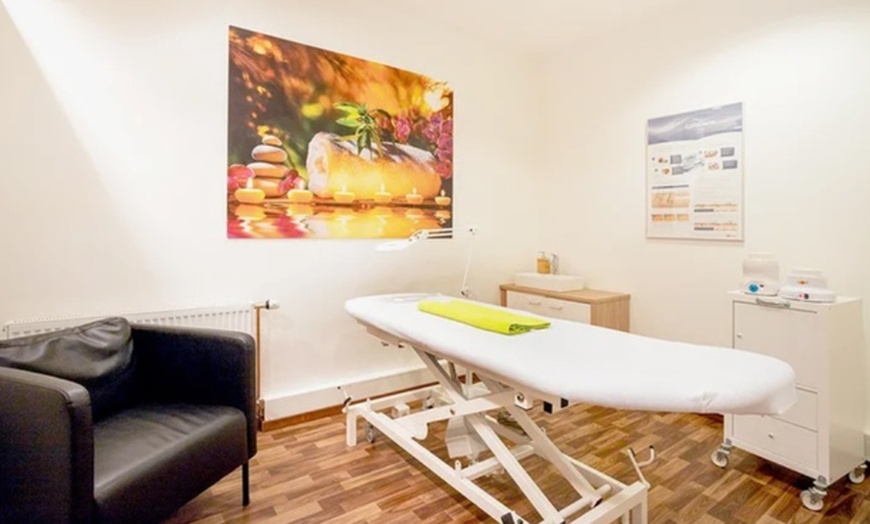 Image 2: Wimpern- oder Augenbrauen-Lifting oder Wimpernverlängerung für 1-2 P.