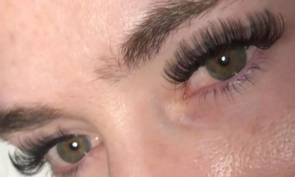 Classic, Hybrid, Volume, Mega, Doll-Eye or Cat-Eye Eyelash Extensions