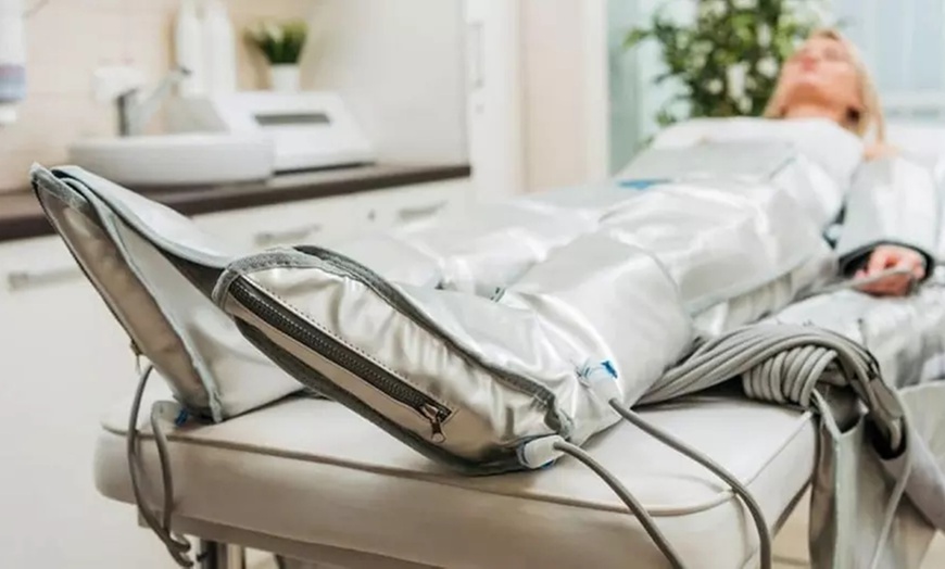 Image 5: Presoterapia corporal con masaje drenante y efecto reductor